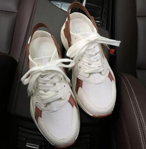 真皮系带厚底休闲鞋搭配:简约时尚休闲鞋推荐(图) 真皮系带厚底休闲鞋搭配:简约时尚休闲鞋推荐(图)