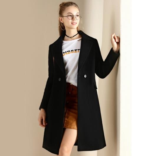 牛角扣学院风毛呢大衣搭配小皮鞋:时尚显瘦英伦风 牛角扣学院风毛呢大衣搭配小皮鞋:时尚显瘦英伦风