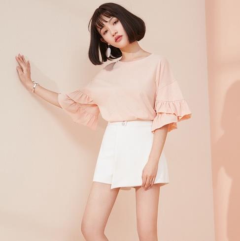 一件喇叭袖雪纺衫的多种穿搭：优雅雪纺衫推荐