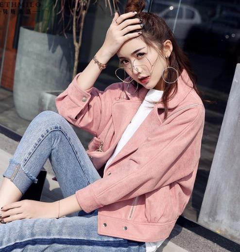 休闲气质十足的毛呢外套：翻领纯色短外套搭配（图）