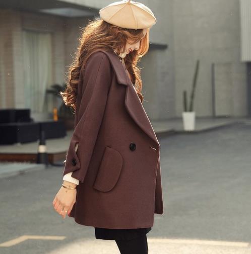 高领毛衣搭配刺绣大口袋呢外套:显高显瘦又减龄 高领毛衣搭配刺绣大口袋呢外套:显高显瘦又减龄