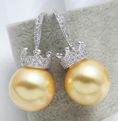 高贵优雅的天然母珍珠耳环：5款耳环凸显女神气质