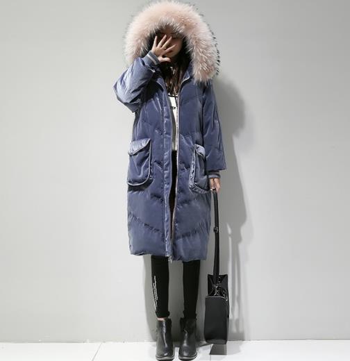 高领纯色针织衫的多种搭配：时尚潮流针织衫推荐