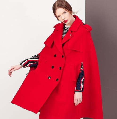 时髦惊艳就数双排扣斗篷大衣：端庄优雅大衣分享
