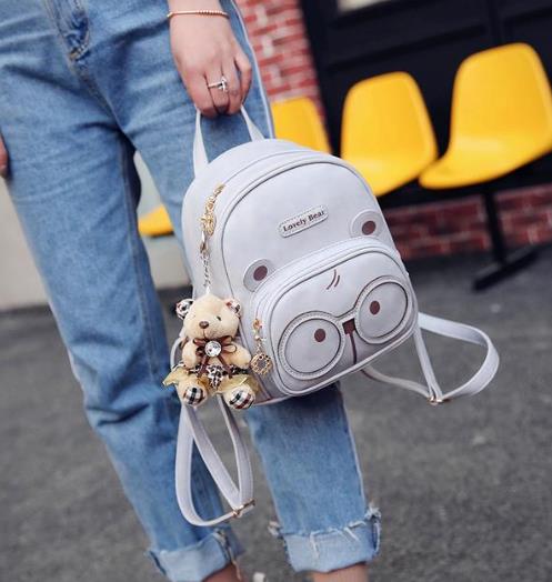 让你气场大增的5款小包：百搭迷你小圆包搭配（图）