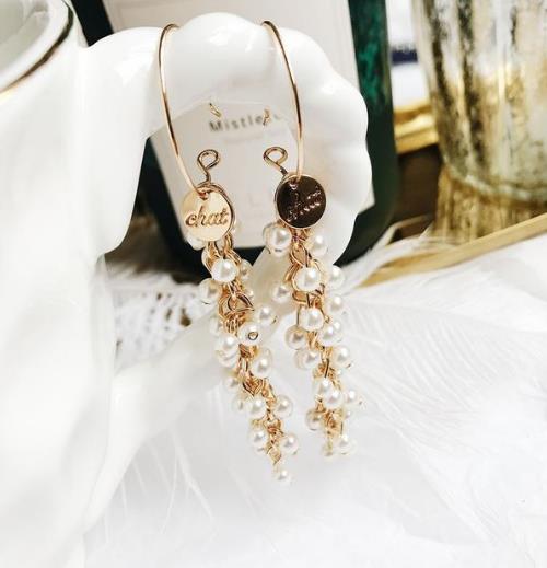 高贵优雅迷人的玫瑰金珍珠吊坠项链:简约大气 高贵优雅迷人的玫瑰金珍珠吊坠项链:简约大气