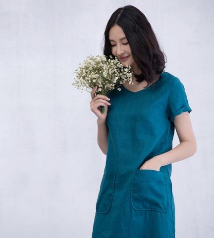 蝙蝠袖针织薄款罩衫搭配半身裙:乖巧张扬文艺范 蝙蝠袖针织薄款罩衫搭配半身裙:乖巧张扬文艺范