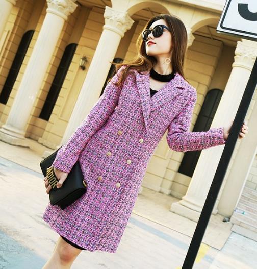 印花翻领廓形大衣搭配小脚裤：显高显瘦又百搭（图）