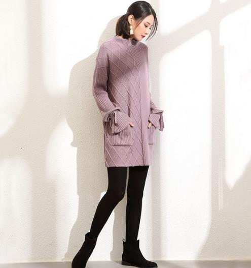 毛呢大衣搭配蕾丝拼接连衣裙:简约又优雅(图) 毛呢大衣搭配蕾丝拼接连衣裙:简约又优雅(图)