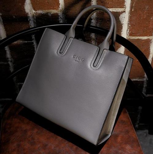 今年流行的迷你小方包单肩斜挎包：时尚百搭（图）