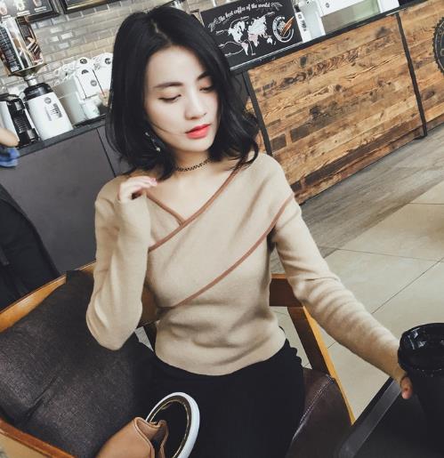 荷叶边收腰打底衫搭配毛呢大衣:优雅又性感(图) 荷叶边收腰打底衫搭配毛呢大衣:优雅又性感(图)