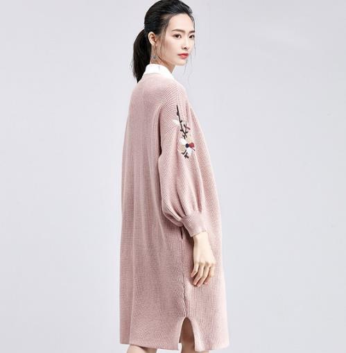 木耳边灯笼袖针织外套搭配连衣裙：时尚显瘦（图）