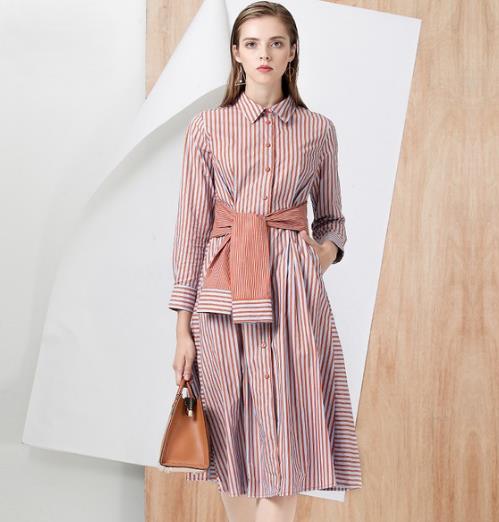 喇叭袖一字领修身连衣裙搭配:青春减龄又性感(图) 喇叭袖一字领修身连衣裙搭配:青春减龄又性感(图)