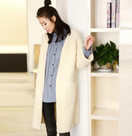 V领蝙蝠袖针织衫的多种搭配：新款针织衫推荐（图）