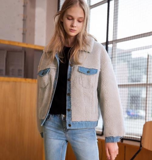 胖MM搭这几款大码麂皮绒羊羔毛外套：显瘦又知性