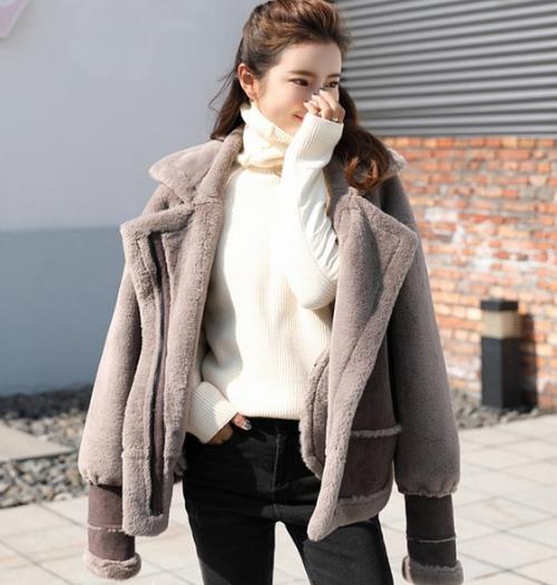 胖MM搭这几款大码麂皮绒羊羔毛外套：显瘦又知性