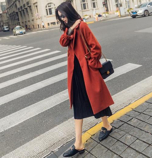 减龄显瘦喇叭袖收腰显瘦毛呢外套的多种搭配（图）