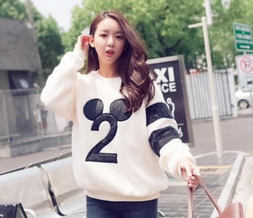 5款时尚个性双层连帽宽松卫衣搭配:彰显时尚潮流 5款时尚个性双层连帽宽松卫衣搭配:彰显时尚潮流