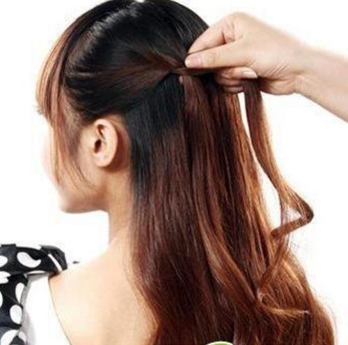 今年最流行花苞头:辫子花苞头的多种扎法(图) 今年最流行花苞头:辫子花苞头的多种扎法(图)