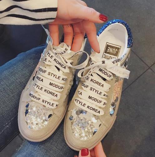 这几款亮片网面休闲鞋配风衣百搭时髦又洋气（图）