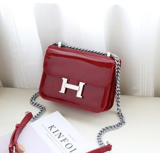 夏季小包包链条斜挎包撞色:简约优雅斜挎包推荐 夏季小包包链条斜挎包撞色:简约优雅斜挎包推荐