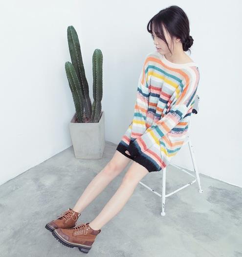 英伦风尖头粗跟裸靴的多种搭配：时尚显瘦又性感