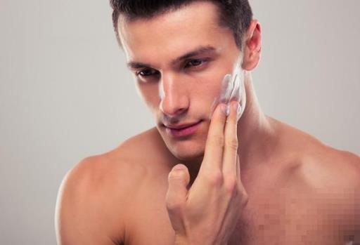 皮肤变白的简单方法:深层清洁及护理很关键(图) 皮肤变白的简单方法:深层清洁及护理很关键(图)