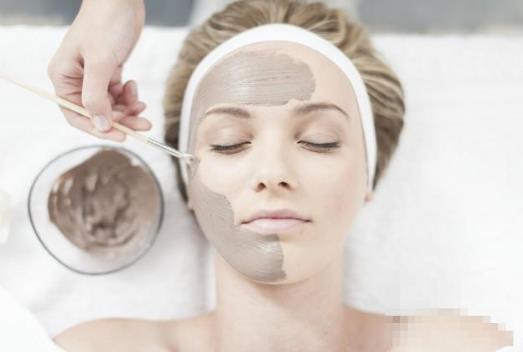 皮肤变白的简单方法:深层清洁及护理很关键(图) 皮肤变白的简单方法:深层清洁及护理很关键(图)