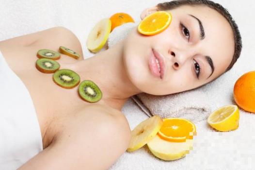 皮肤变白的简单方法:深层清洁及护理很关键(图) 皮肤变白的简单方法:深层清洁及护理很关键(图)