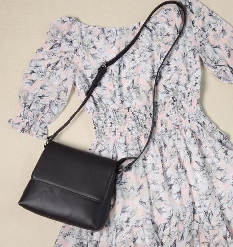 迷你韩版斜挎包怎么搭配:简约时尚斜挎包分享 迷你韩版斜挎包怎么搭配:简约时尚斜挎包分享