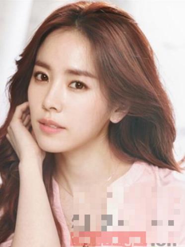 圆脸偏分烫发设计：时尚显瘦迷人的偏分烫发（图）