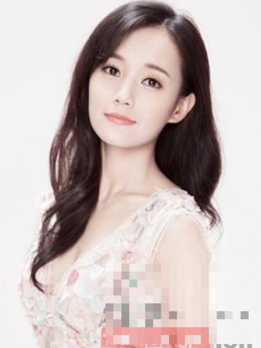 圆脸偏分烫发设计：时尚显瘦迷人的偏分烫发（图）