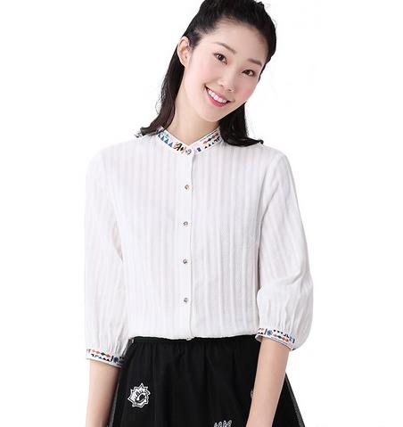 立领印花雪纺衫搭配百褶裙:5款雪纺衫彰显小清新 立领印花雪纺衫搭配百褶裙:5款雪纺衫彰显小清新