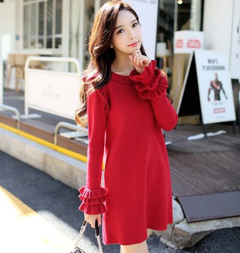 撞色半高领针织连衣裙的多种搭配:打造时尚潮流 撞色半高领针织连衣裙的多种搭配:打造时尚潮流