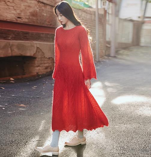 撞色半高领针织连衣裙的多种搭配:打造时尚潮流 撞色半高领针织连衣裙的多种搭配:打造时尚潮流