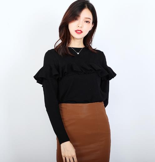 半高领开衩衣袖打底衫这样搭配：时髦又知性（图）