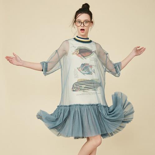 卡通刺绣七分袖衬衫搭配牛仔裤：满屏都是美少女