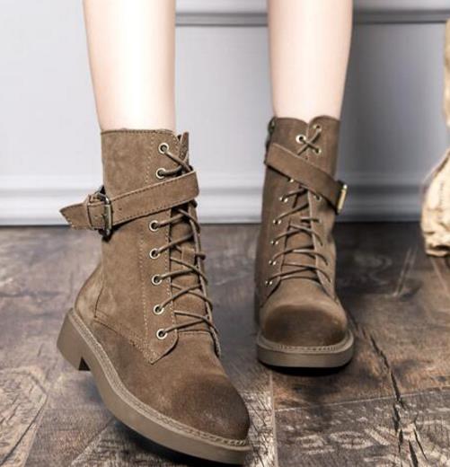 磨砂拉链粗跟马丁靴怎么搭配才能轻松打造大长腿