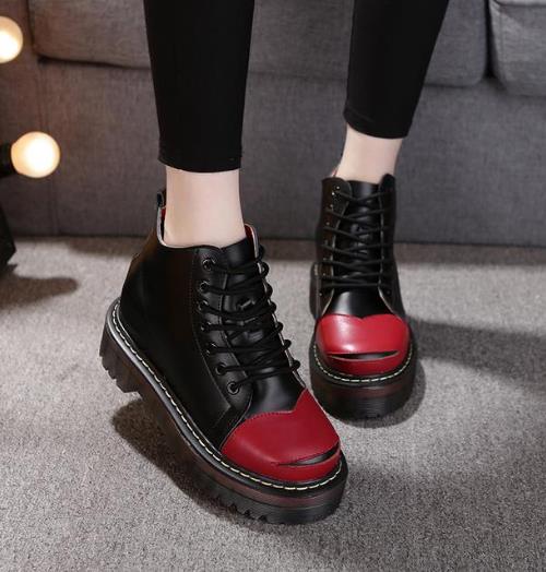 磨砂拉链粗跟马丁靴怎么搭配才能轻松打造大长腿