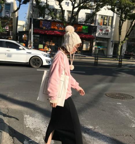 时尚优雅半身裙的多种穿搭：冬日浪漫女人味（图）