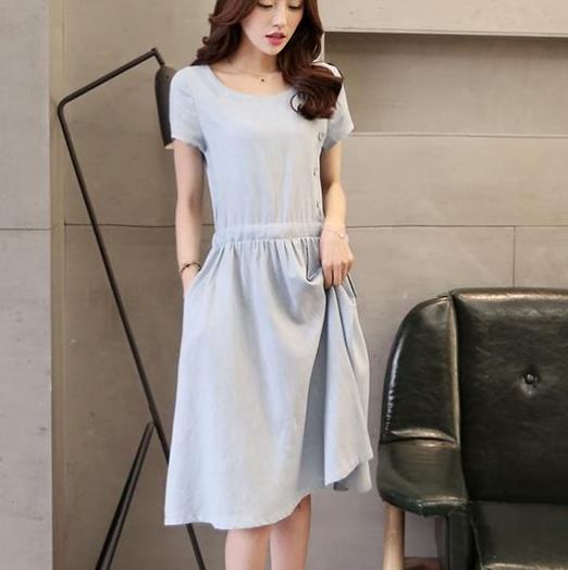 简单的棉麻连衣裙，优雅端庄又时髦（图）