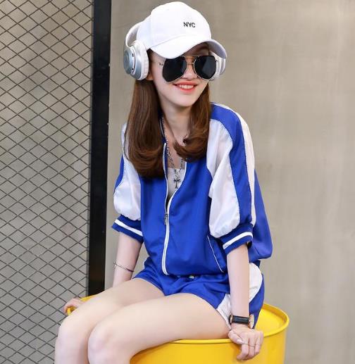 适合小个子的运动时尚休闲套装:显高显瘦显气质 适合小个子的运动时尚休闲套装:显高显瘦显气质