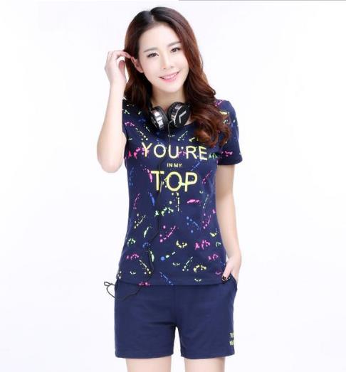 适合小个子的运动时尚休闲套装：显高显瘦显气质