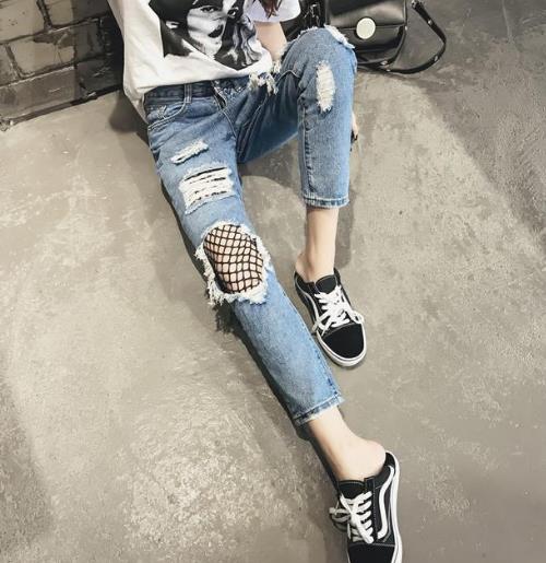 今年超流行破洞牛仔裤:5款牛仔裤打造时尚潮流 今年超流行破洞牛仔裤:5款牛仔裤打造时尚潮流