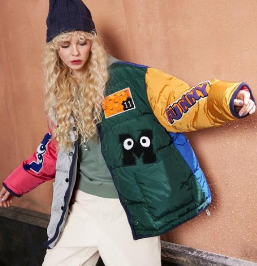 羽绒服如何穿出时尚潮流范：冬季必备个性羽绒服