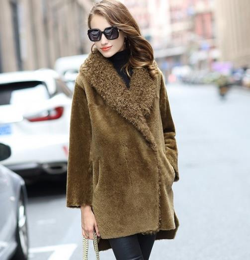 这几款中长款皮草马甲搭配轻松打造高贵典雅（图）