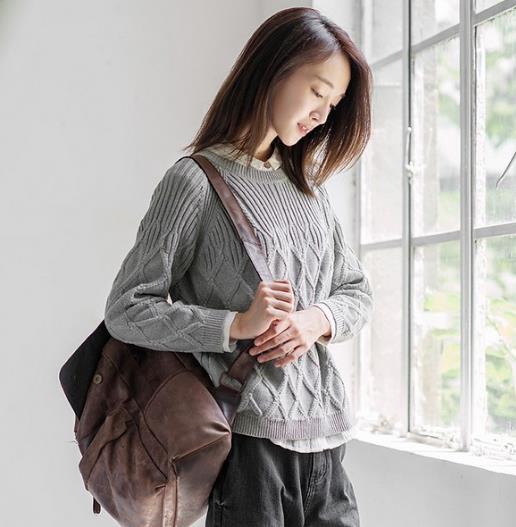 开叉宽松毛呢外套搭配：时尚简约毛呢外套分享（图）