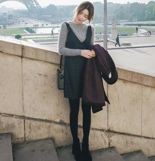 开叉宽松毛呢外套搭配：时尚简约毛呢外套分享（图）