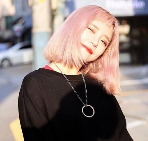 女生冬天留什么发型好看又百搭：优雅轻熟范（图）