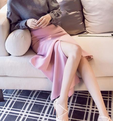 冬天太冷不能穿裙子?裙装有遮肉显瘦的效果(图) 冬天太冷不能穿裙子?裙装有遮肉显瘦的效果(图)